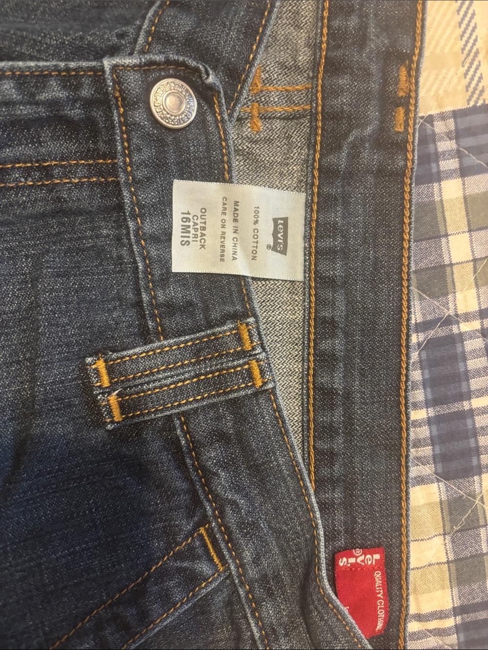 Levi's outback capri
